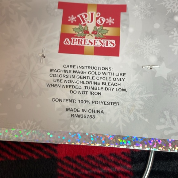 NWT Family Matching pajamas Mom Size Small Color Plaid Red & Black - Picture 8 of 8